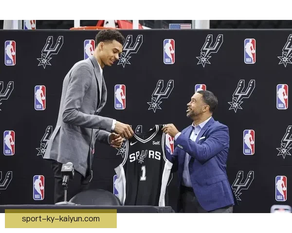 文班亚马豪取三双马刺狂胜步行者终结连败梦魇